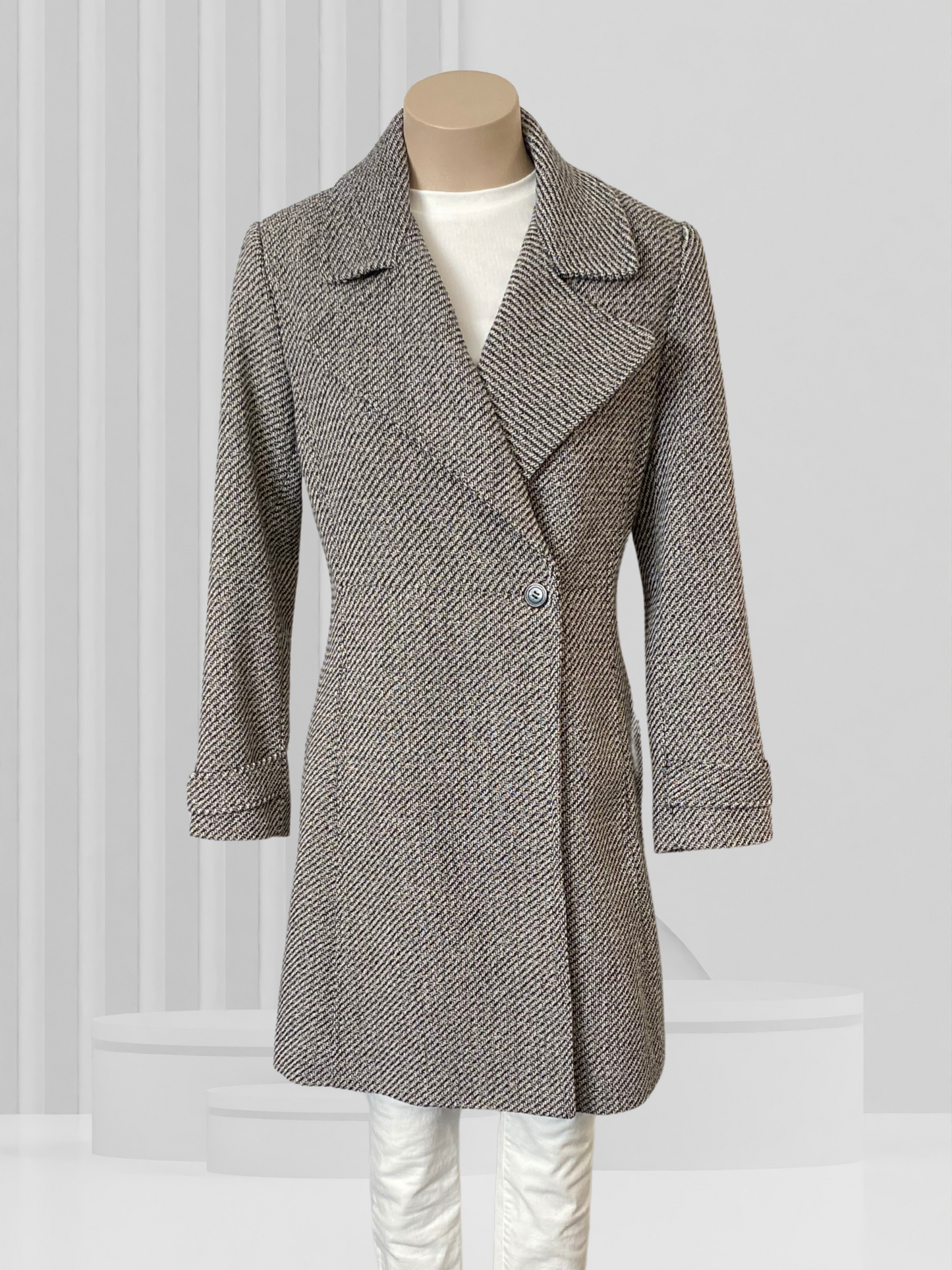 JACQUI.E Black & White Jacket Size 12