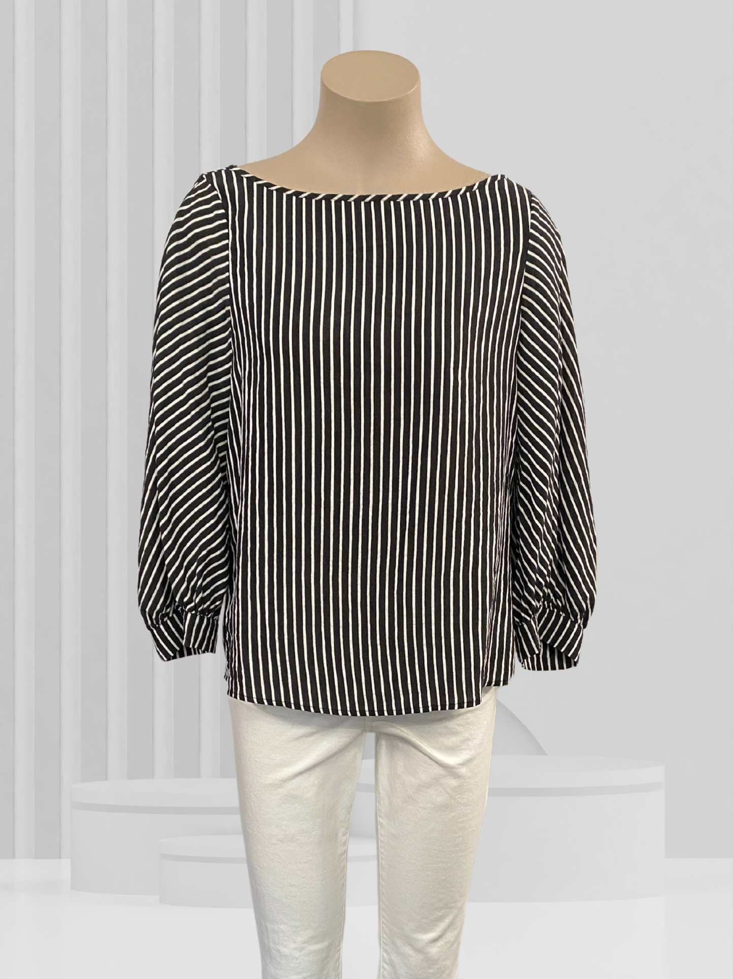 VERONIKA MAINE Black & White Top Size 12
