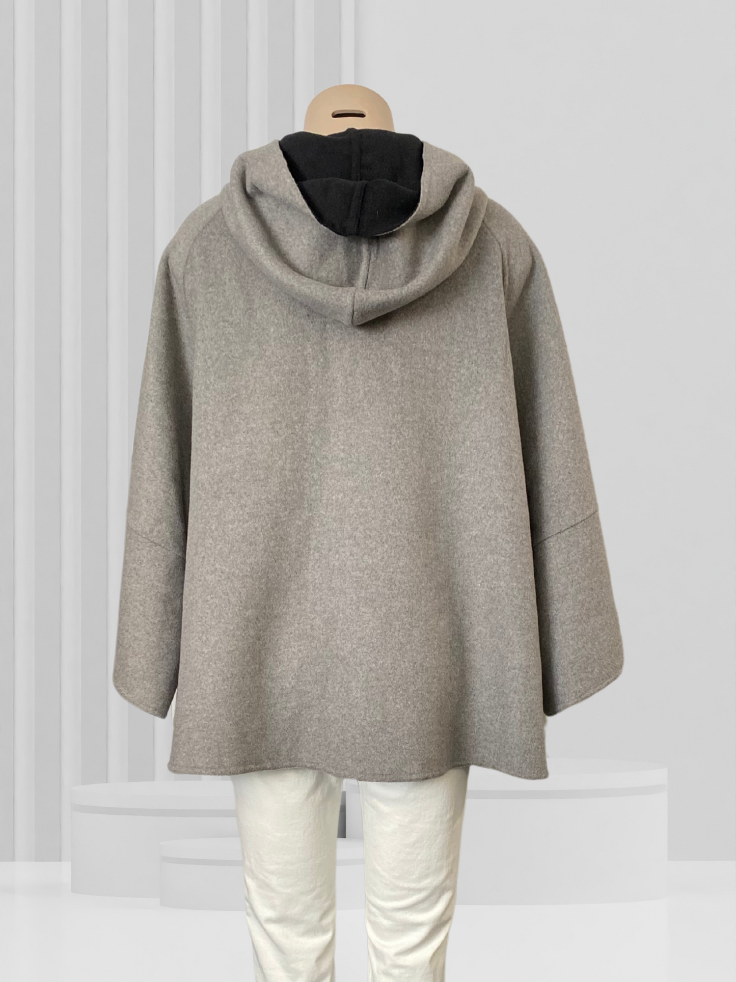 SABENA Silver/Black Reversible Cape O/S