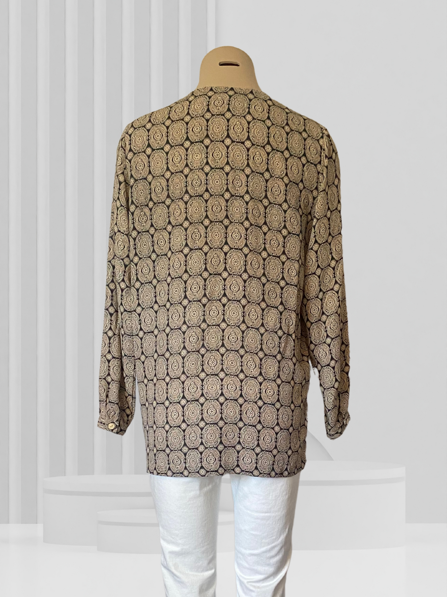 FASHION WAREHOUSE Beige & Black Top Size 10