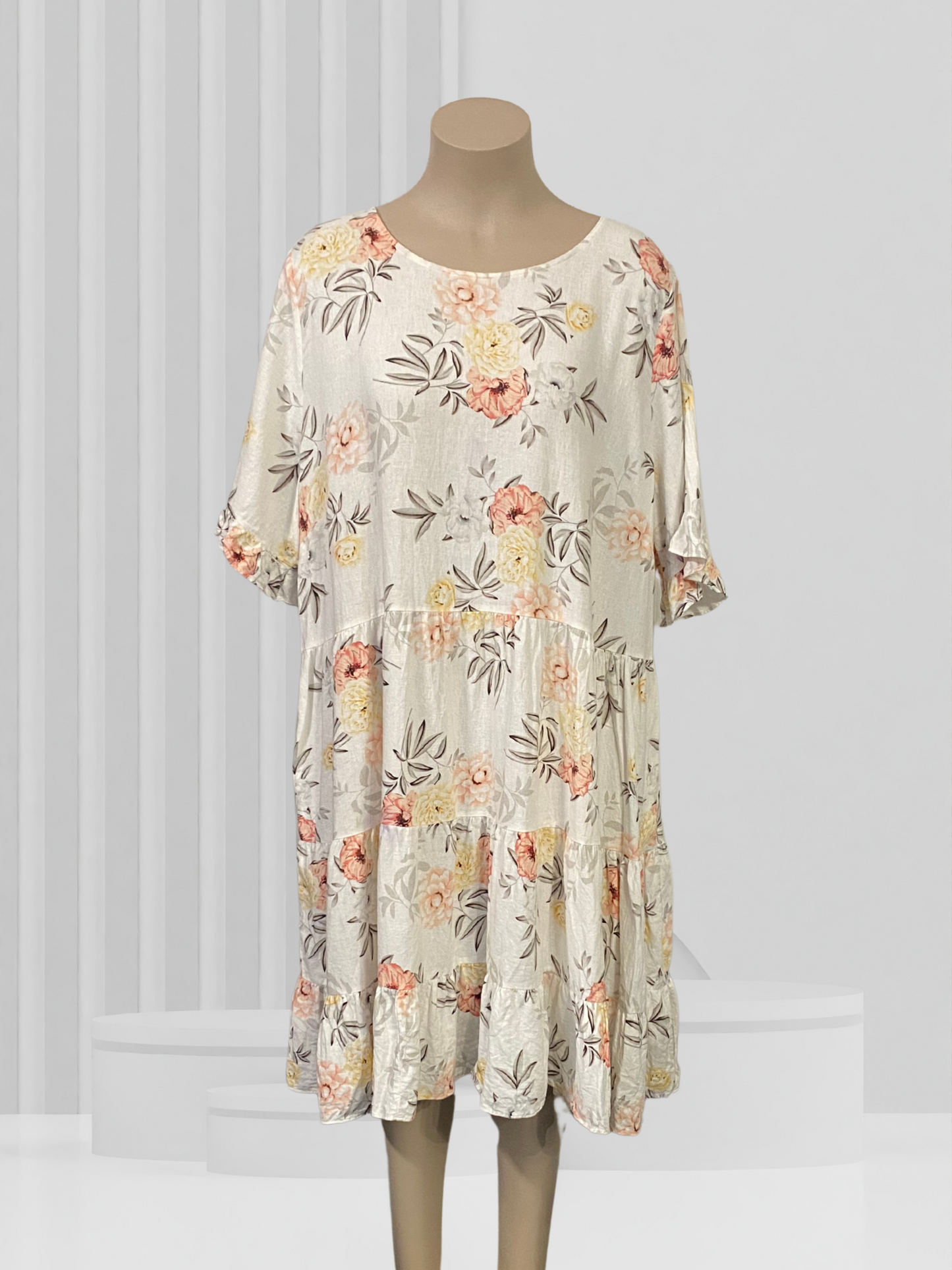 STUDIO CURVE White Floral Dress Size 22