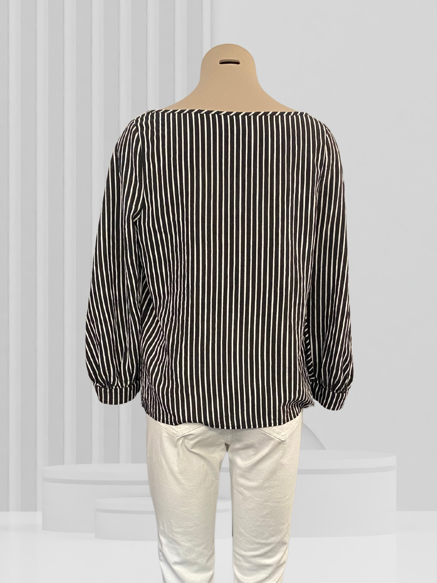 VERONIKA MAINE Black & White Top Size 12