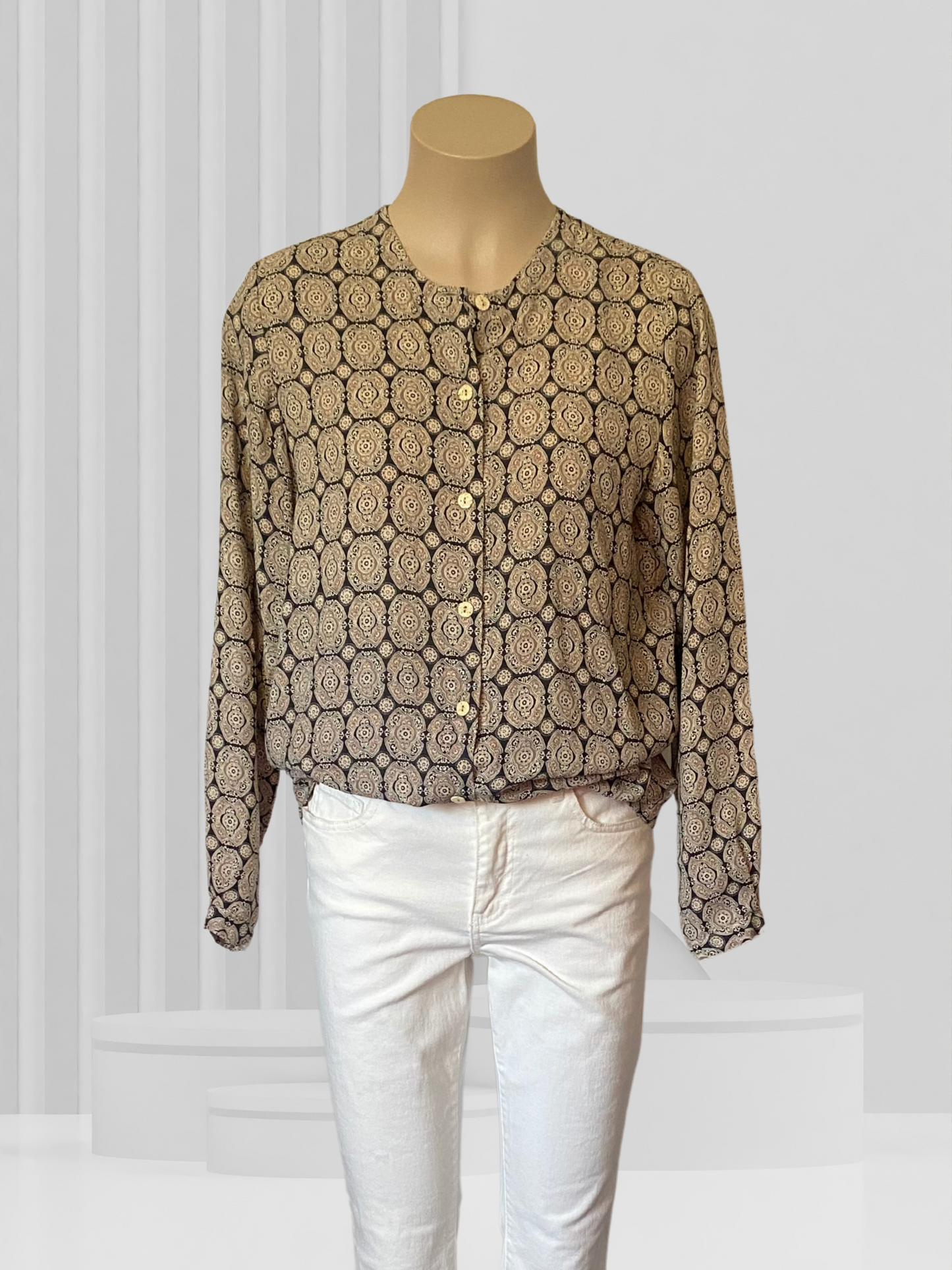 FASHION WAREHOUSE Beige & Black Top Size 10