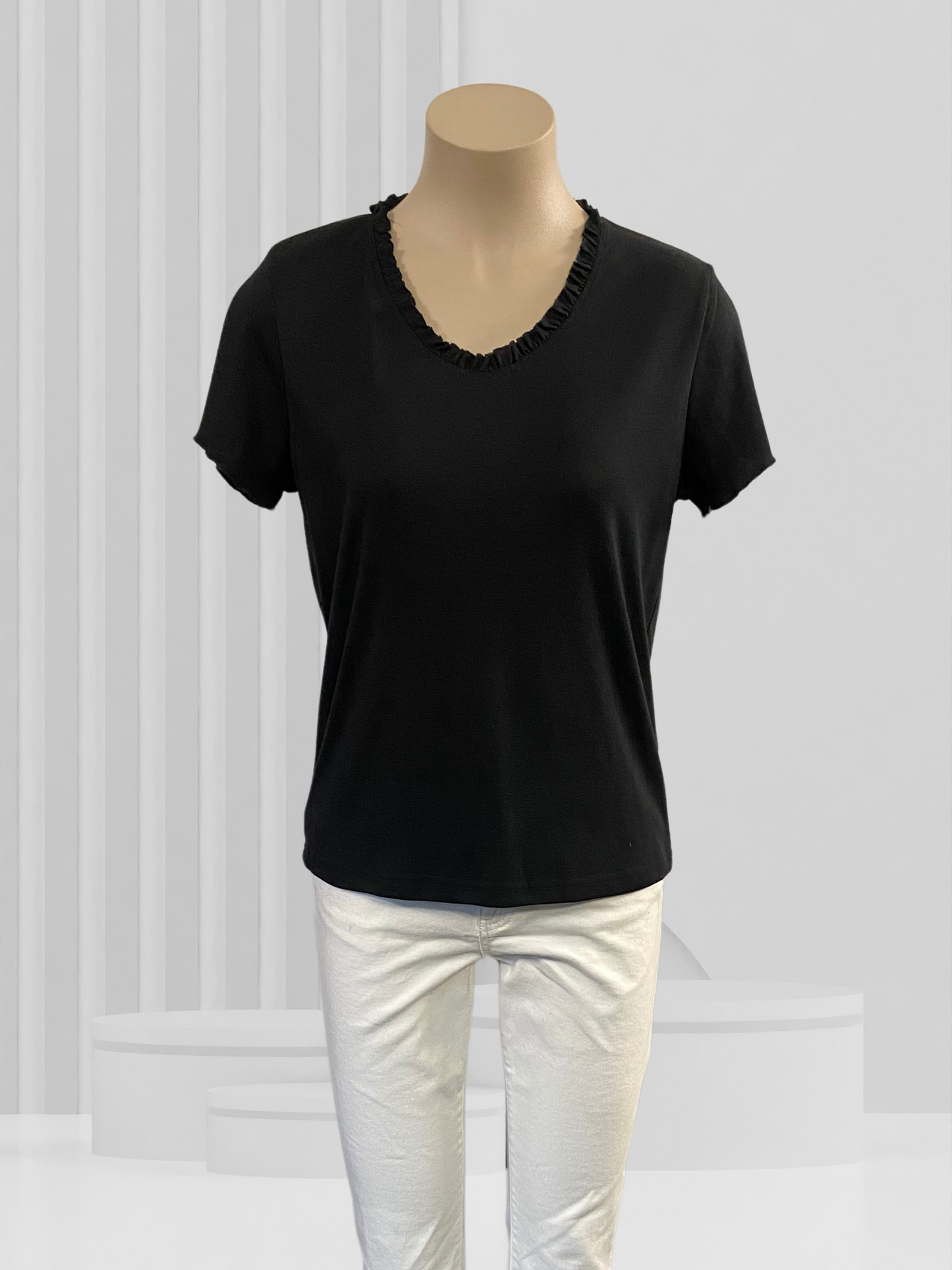 TWIN LAKES Black Top Size M/L