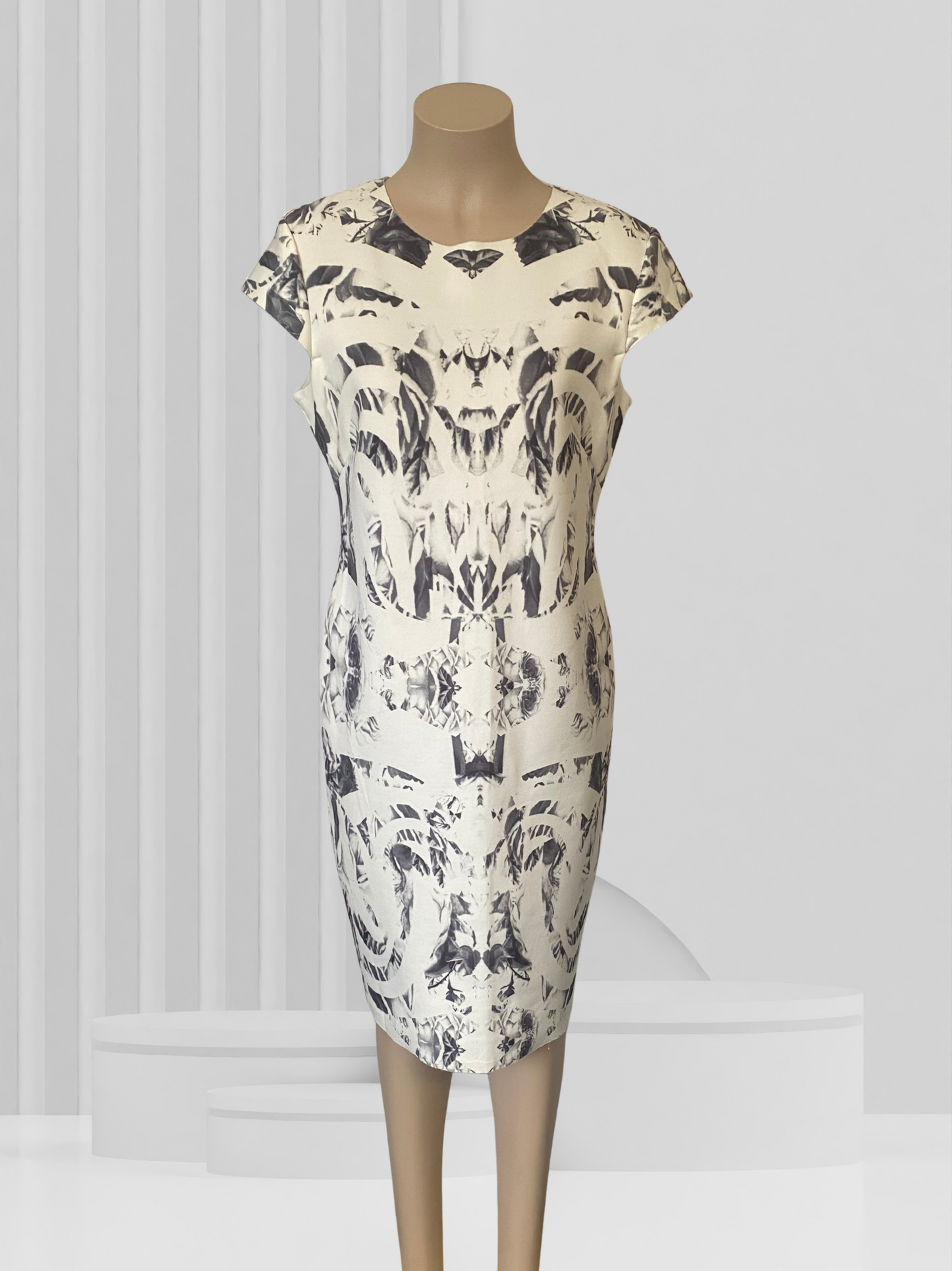 DECJUBA White & Grey Dress Size 14