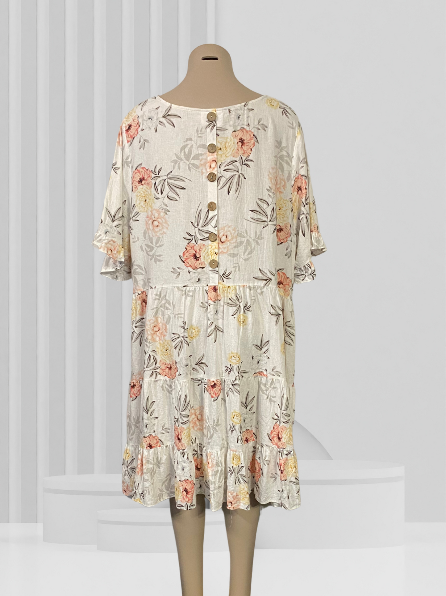 STUDIO CURVE White Floral Dress Size 22