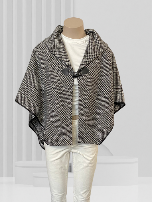 NO LABEL Black & White Cape O/S