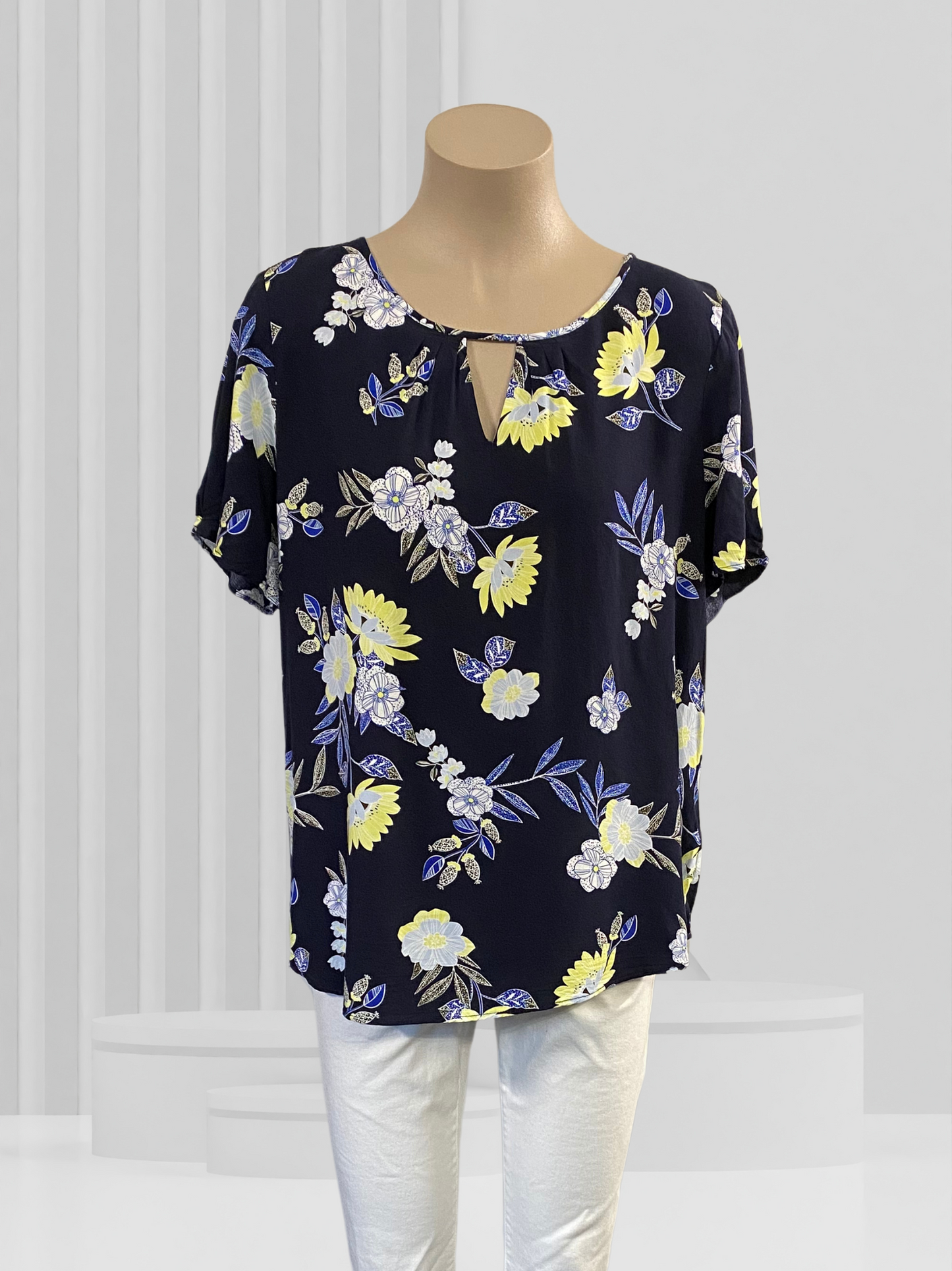 JACQUI.E Navy & Yellow Top Size 16