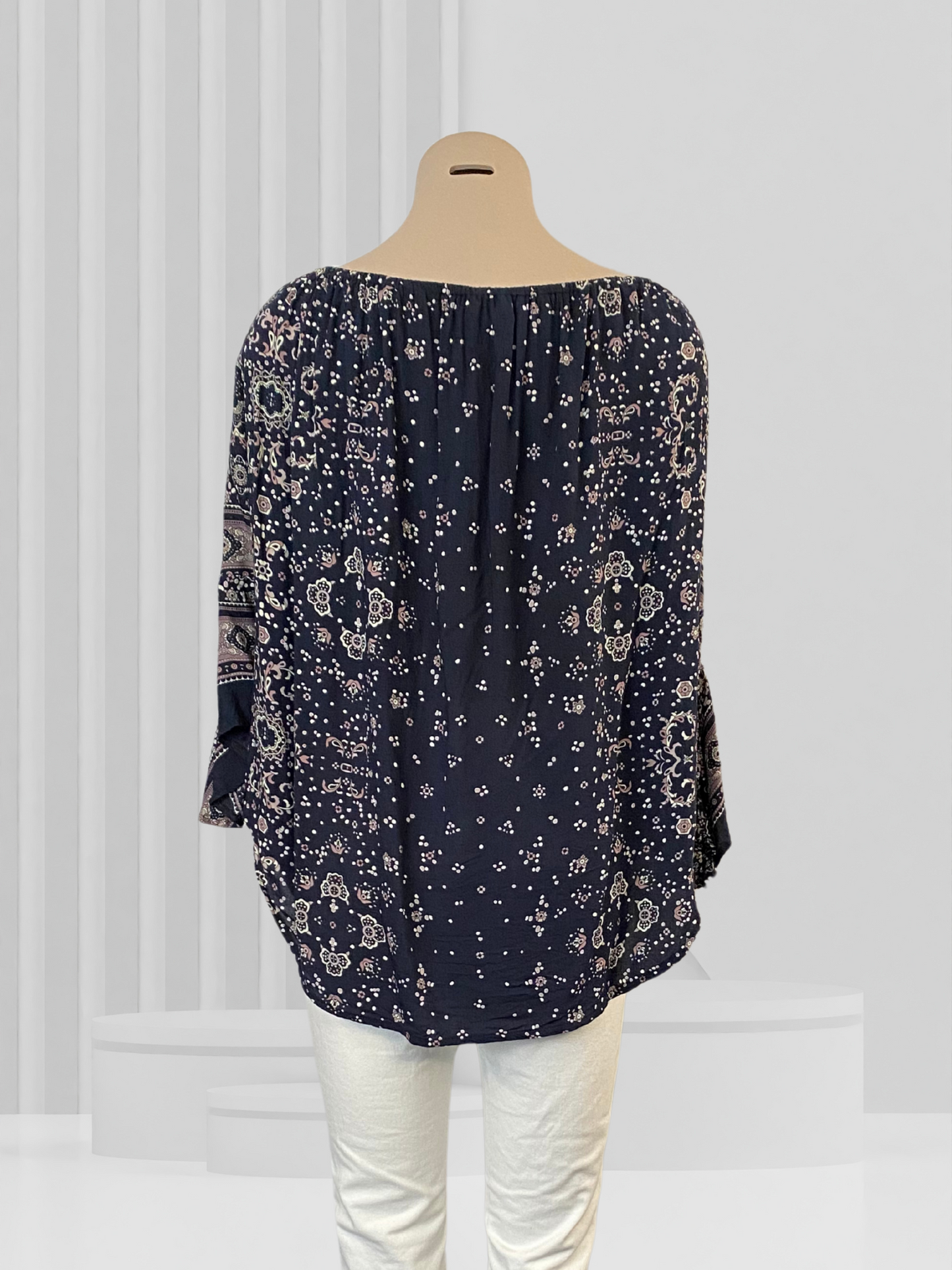 HOT LAVA Navy Top Size 14