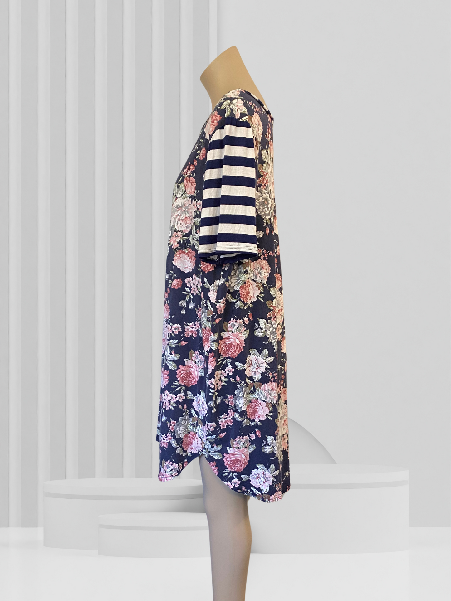 RUBY & RAIN Navy Floral Dress Size S (18)