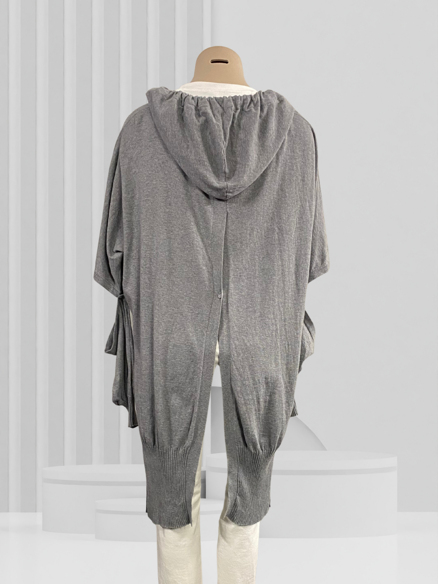 RECLINE BY TAYLOR Grey Cardigan Size M