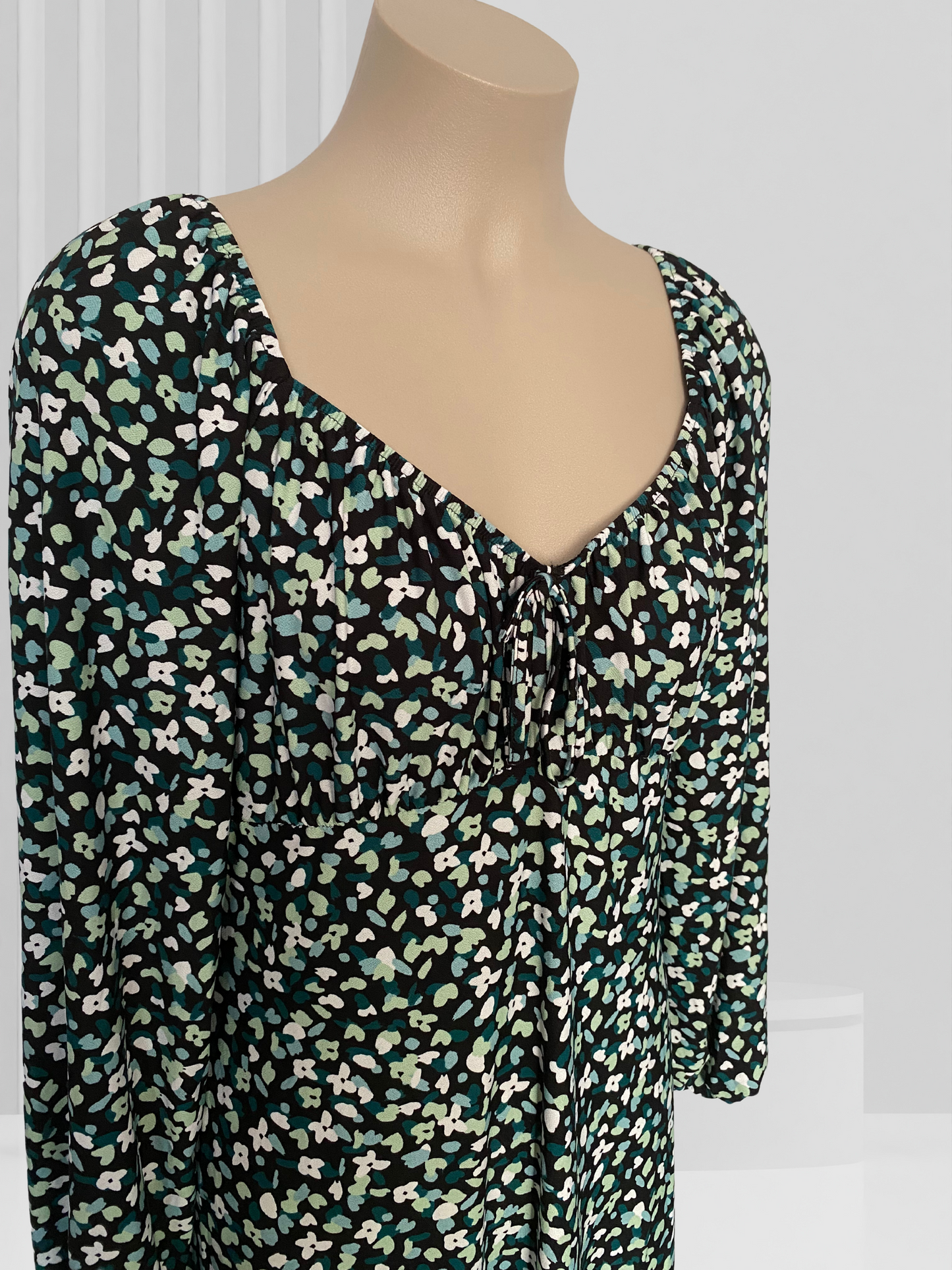 QED LONDON Green Floral Dress Size 14