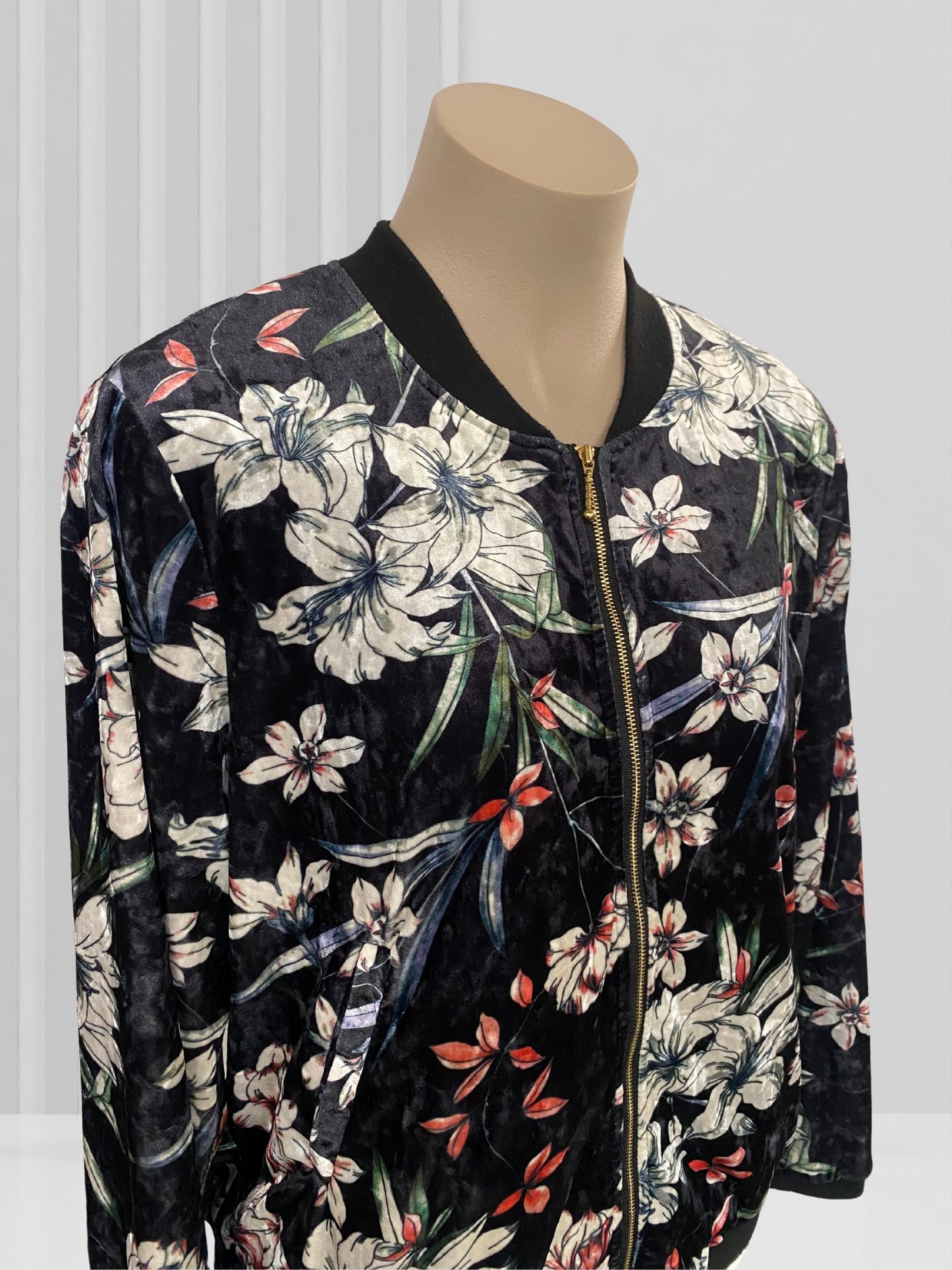 SEEKING LOLA Black Floral Jacket Size 10