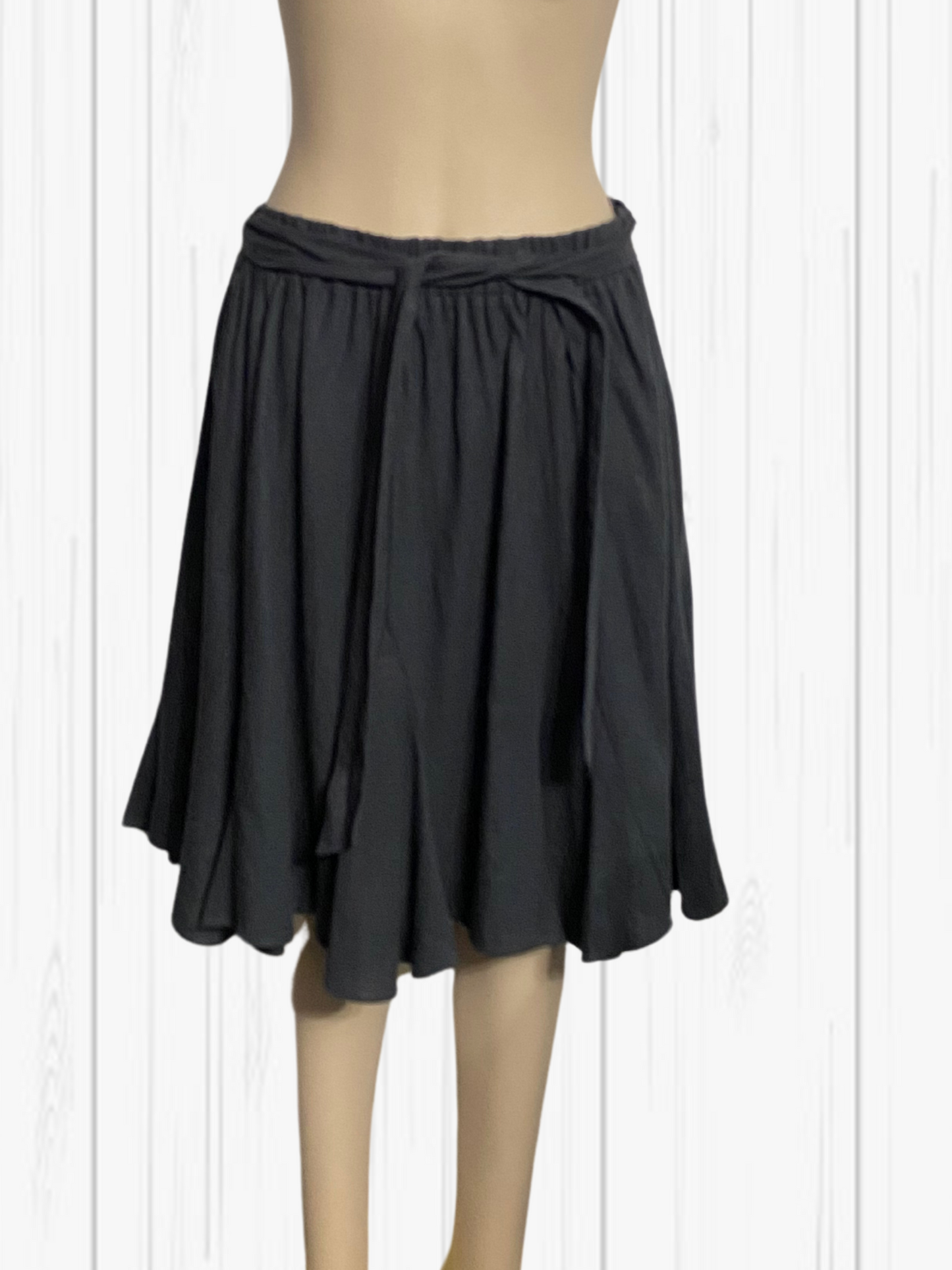 PRETTY BASICS Black Skirt Size 16 - BNWT