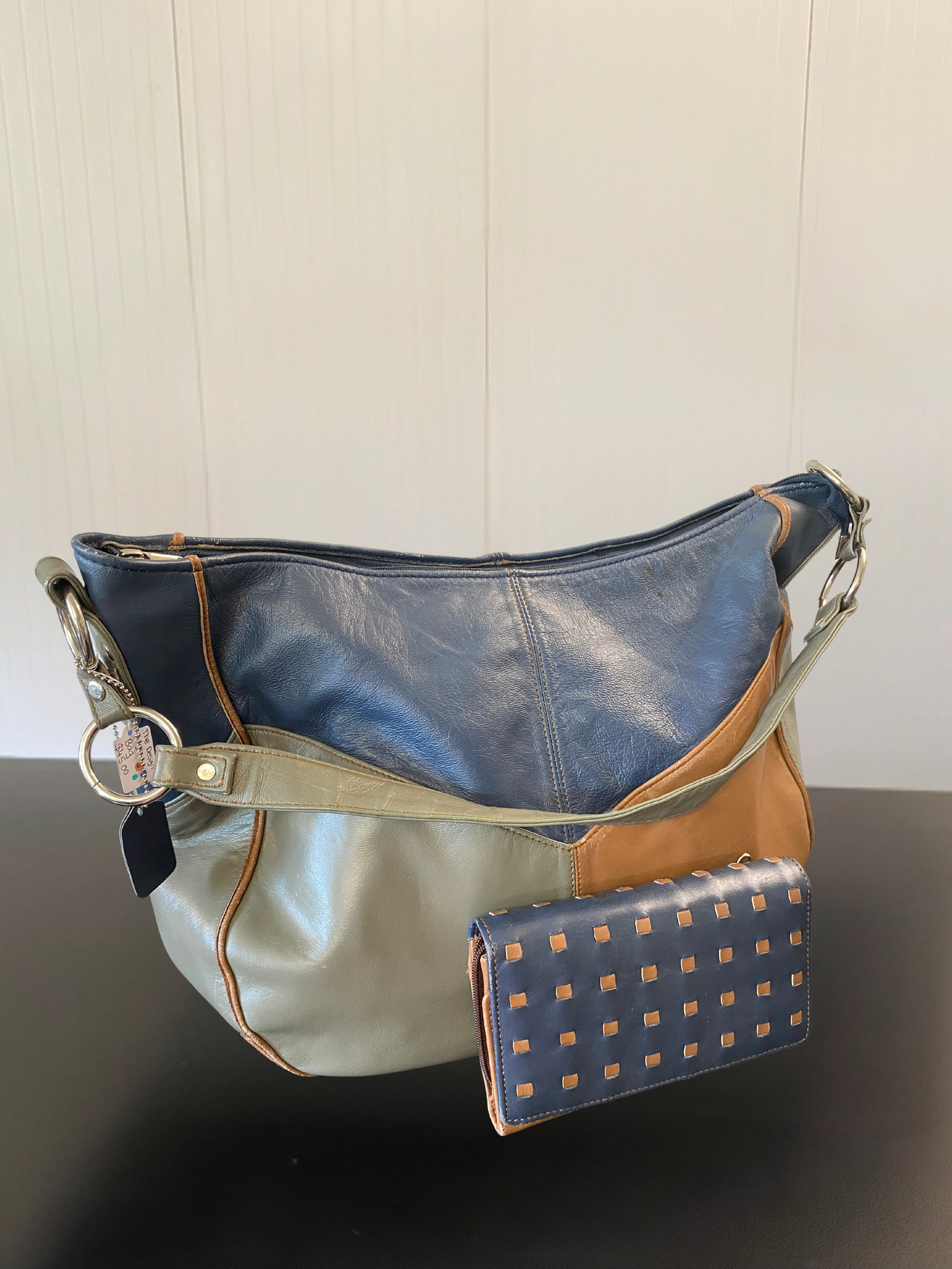 THE DESIGN EDGE Blue, Grey & Tan Handbag