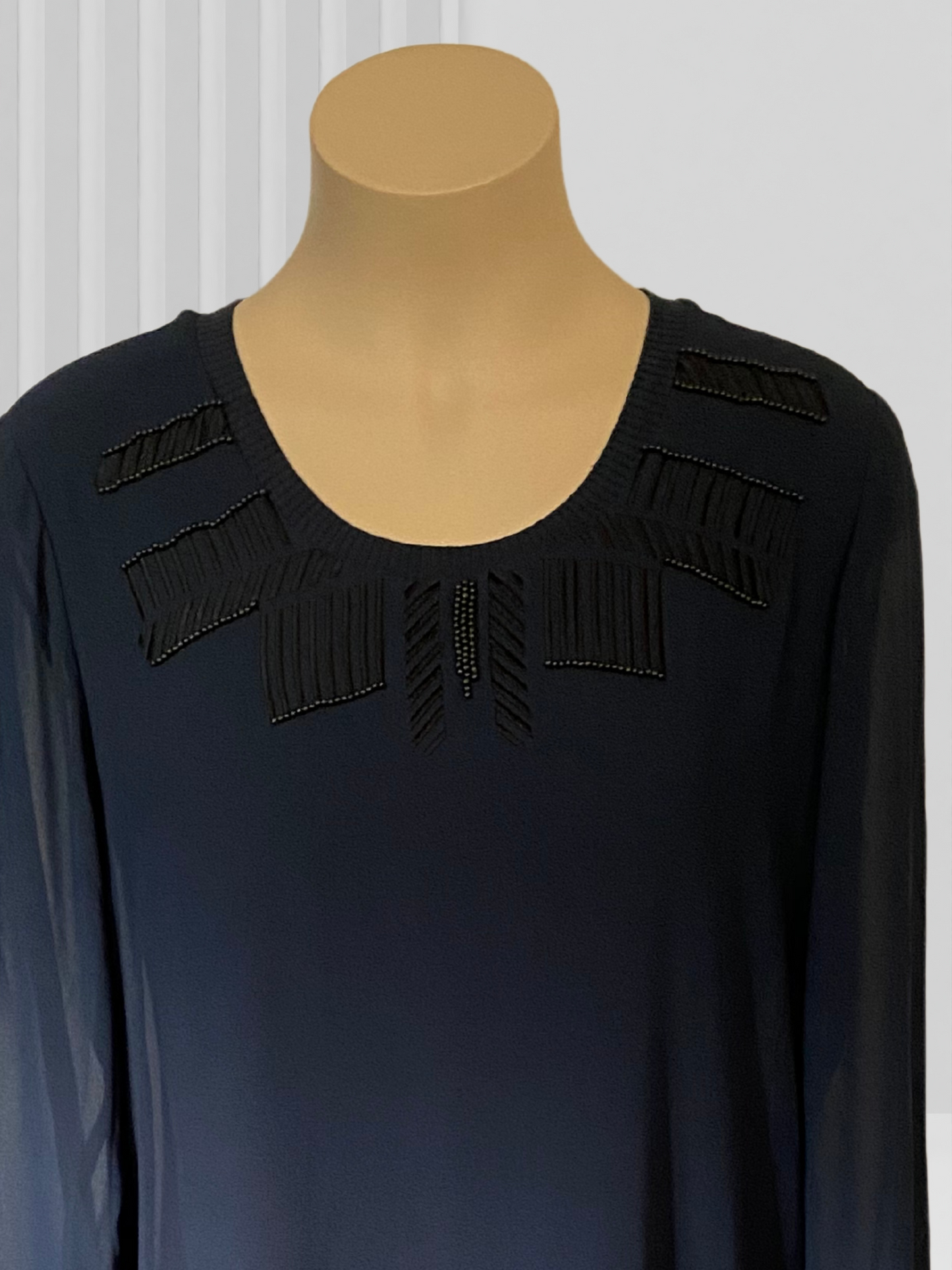 VERGE Navy Top Size M