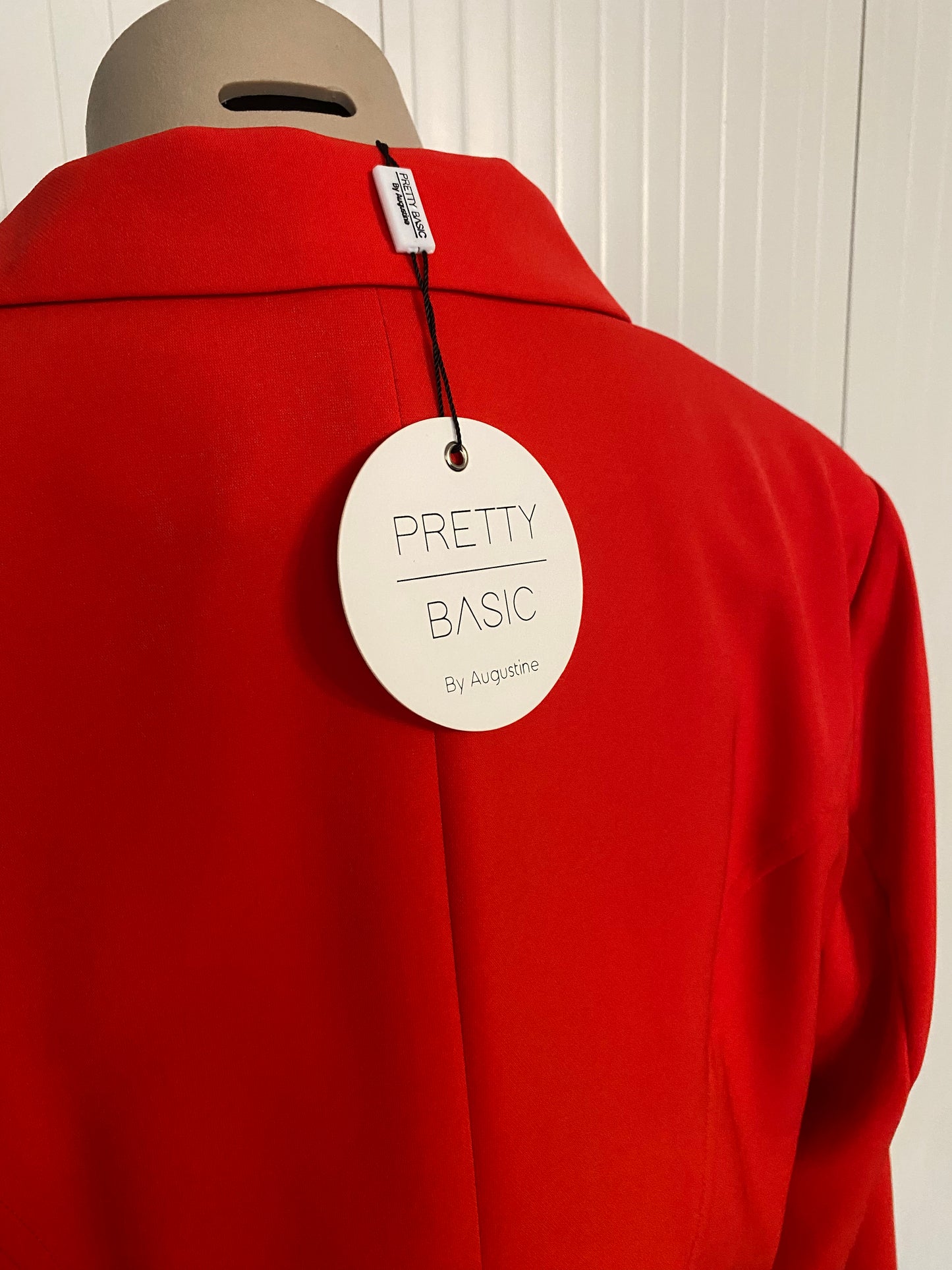 PRETTY BASICS BY AUGUSTINE Red Jacket Size L - BNWT