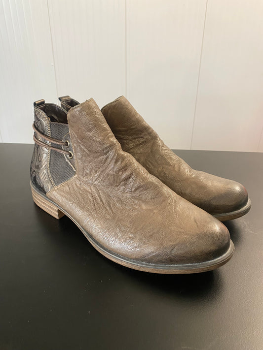 REMONTE Brown Boots Size 43